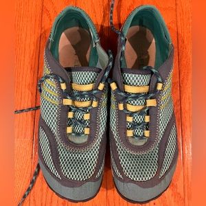 Women’s Merrell Barefoot Trail Running Shoe Size 9, Good Used Condition